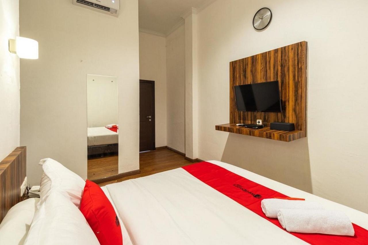 Reddoorz @ Binjai Hotel Exterior photo